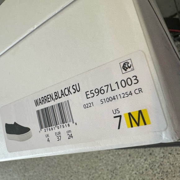 Vince platform slip on black suade shoes. - Picture 7 of 8